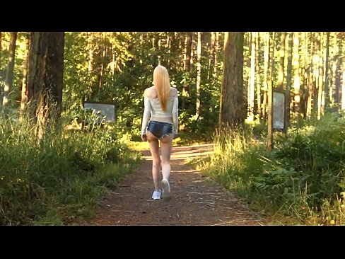 ❤️ Schöne Frau bewegt sich langsam, nicht nackt Video ☑ Beautiful porn bei uns de.pornokey.ru ️❤